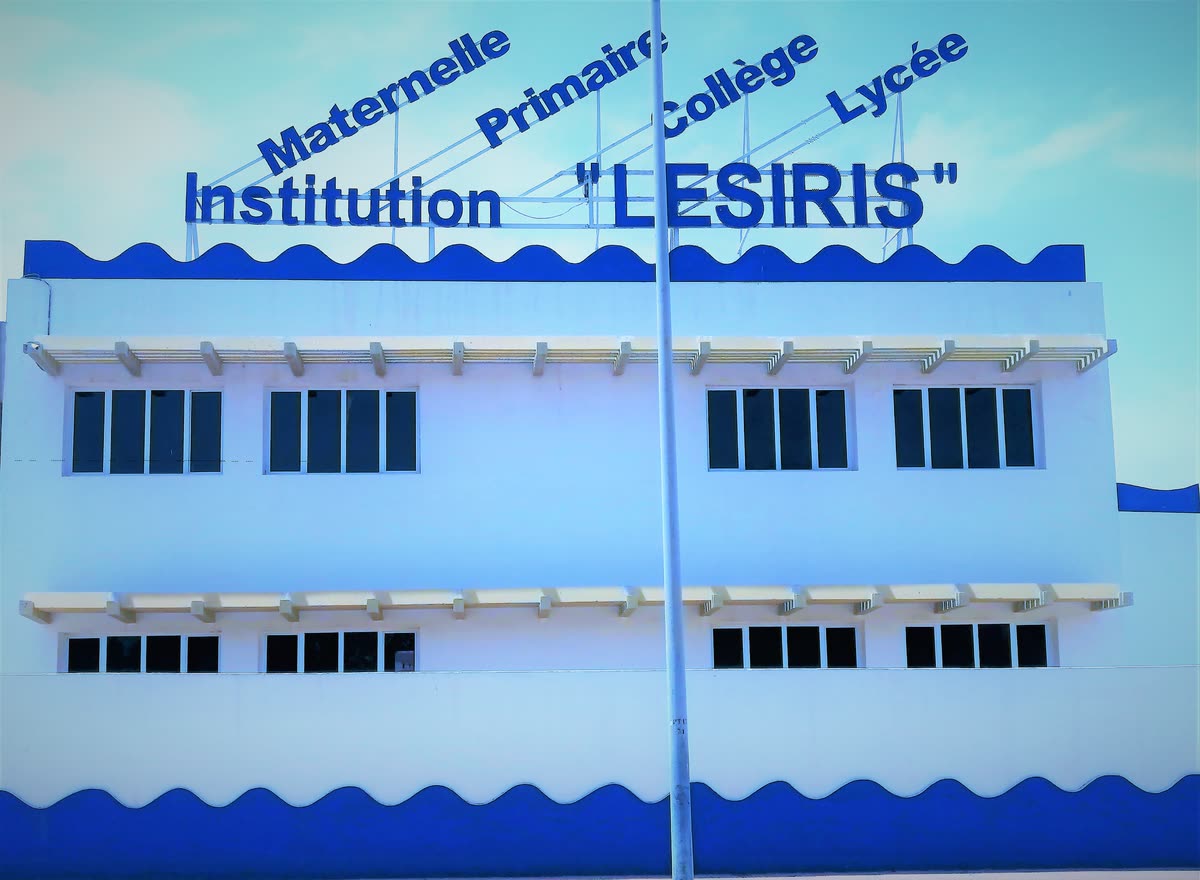 Façade de l’Institution Les Iris, école privée située à Hay Al Houda, Agadir